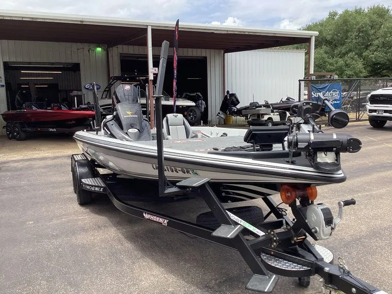 Slide: The Image of Phoenix Bass Boat 721 ProXP 2023 - 4