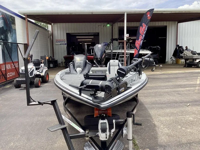 Slide: The Image of Phoenix Bass Boat 721 ProXP 2023 - 5