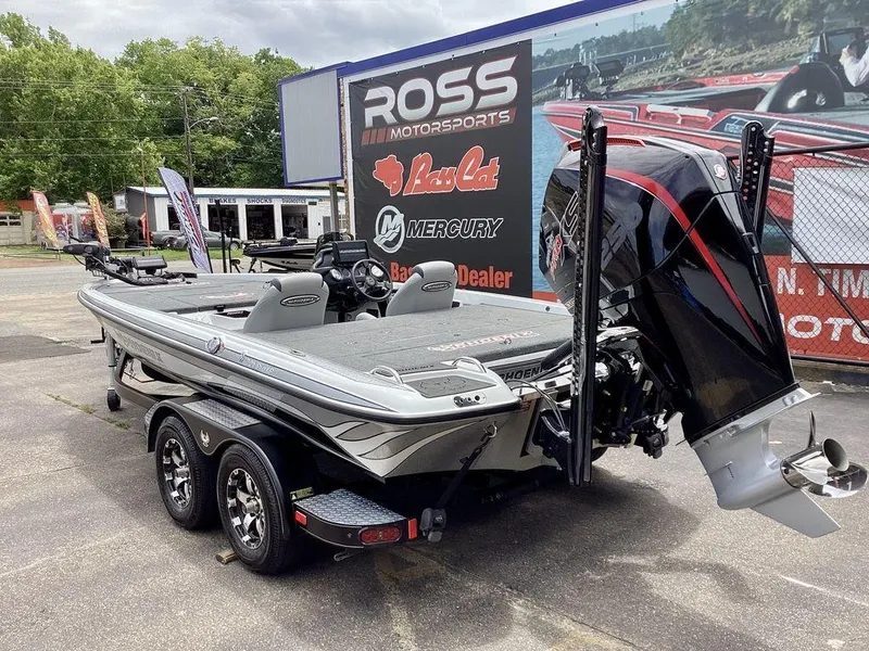 Slide: The Image of Phoenix Bass Boat 721 ProXP 2023 - 7