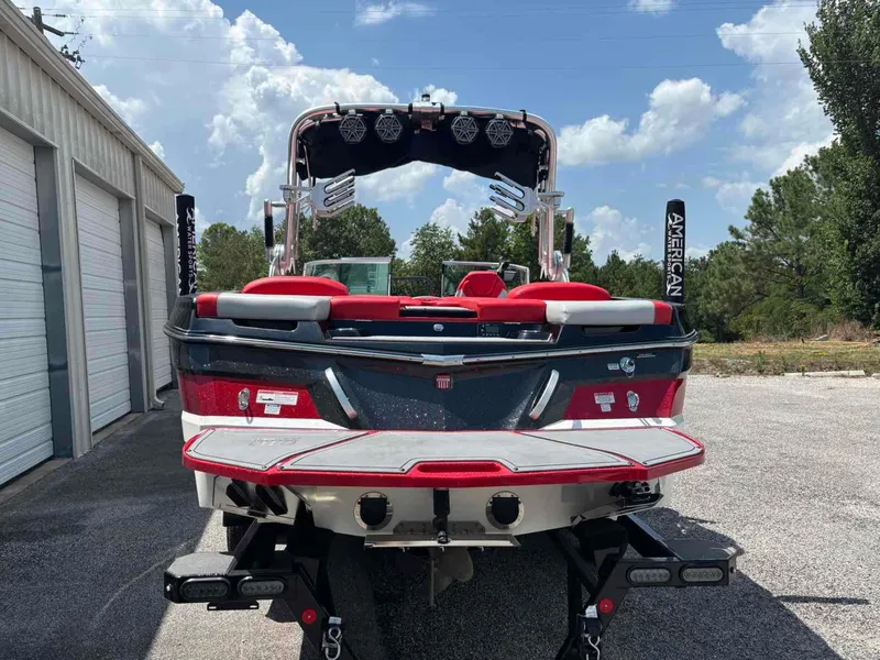 Slide: The Image of MasterCraft XT23 2017 - 5