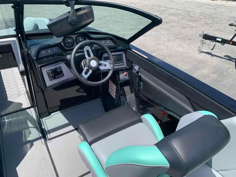 Slide: The Image of MasterCraft NXT24 2022 - 10