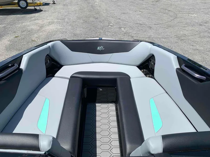 Slide: The Image of MasterCraft NXT24 2022 - 12