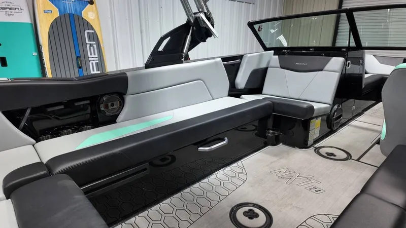 Slide: The Image of MasterCraft NXT24 2022 - 15