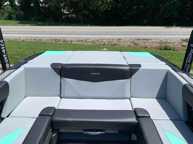 Slide: The Image of MasterCraft NXT24 2022 - 8