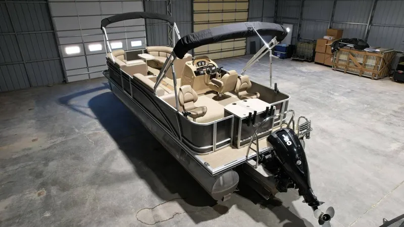 Slide: The Image of Harris Cruiser 240 2018 - 17