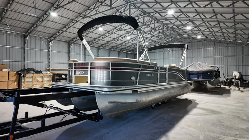 Slide: The Image of Harris Cruiser 240 2018 - 18