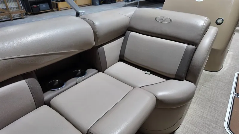 Slide: The Image of Harris Cruiser 240 2018 - 26