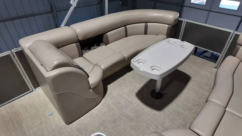 Slide: The Image of Harris Cruiser 240 2018 - 28