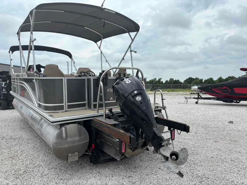 Slide: The Image of Harris Cruiser 240 2018 - 3