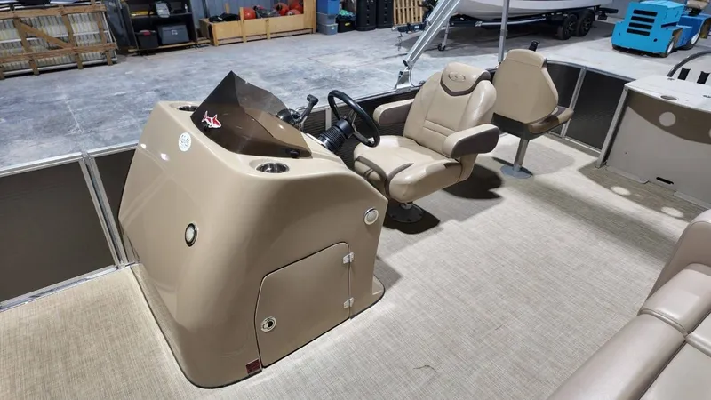 Slide: The Image of Harris Cruiser 240 2018 - 38