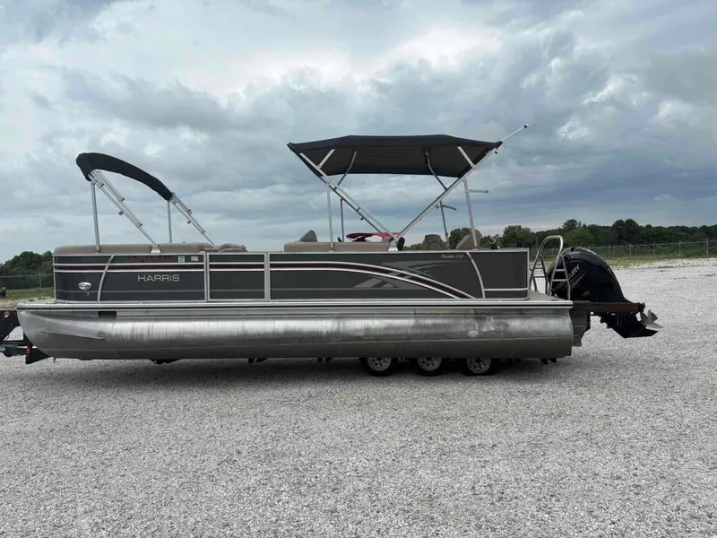 Slide: The Image of Harris Cruiser 240 2018 - 4