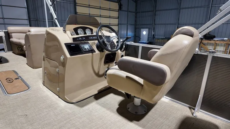 Slide: The Image of Harris Cruiser 240 2018 - 40