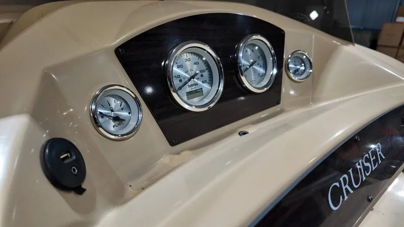 Slide: The Image of Harris Cruiser 240 2018 - 44