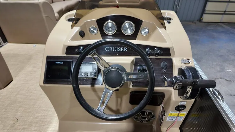 Slide: The Image of Harris Cruiser 240 2018 - 45