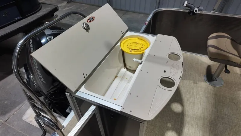 Slide: The Image of Harris Cruiser 240 2018 - 54