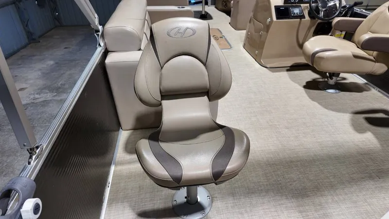 Slide: The Image of Harris Cruiser 240 2018 - 57