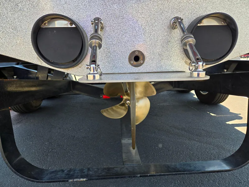 Slide: The Image of 2007 Centurion Air Warrior Elite V-Drive C4 boat propeller and exhaust system. - 3