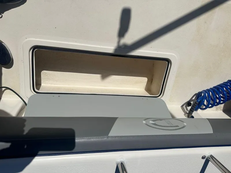 Slide: The Image of Defiance Admiral 250 EX 2023 - 10