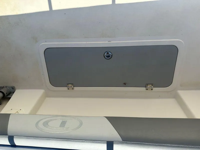 Slide: The Image of Defiance Admiral 250 EX 2023 - 11