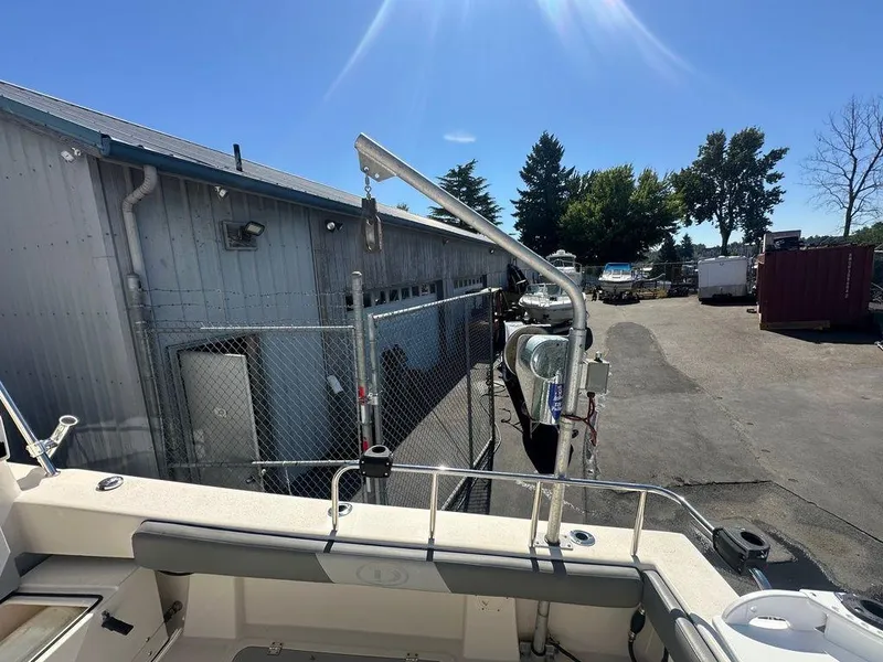 Slide: The Image of Defiance Admiral 250 EX 2023 - 17