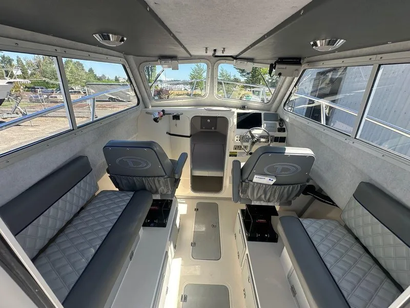 Slide: The Image of Defiance Admiral 250 EX 2023 - 6