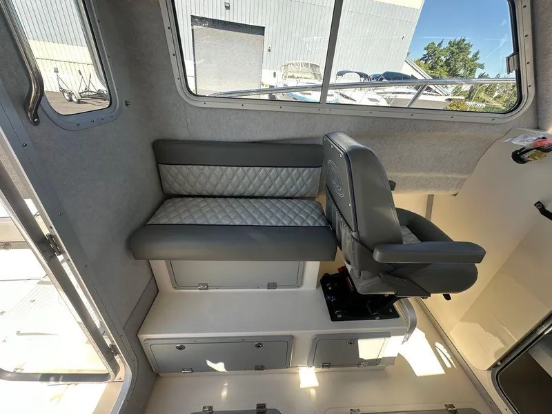 Slide: The Image of Defiance Admiral 250 EX 2023 - 7