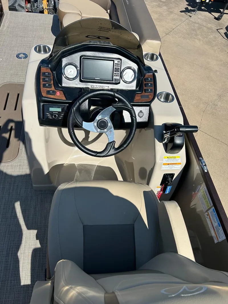 Slide: The Image of Veranda VR22RC 2025 - 14