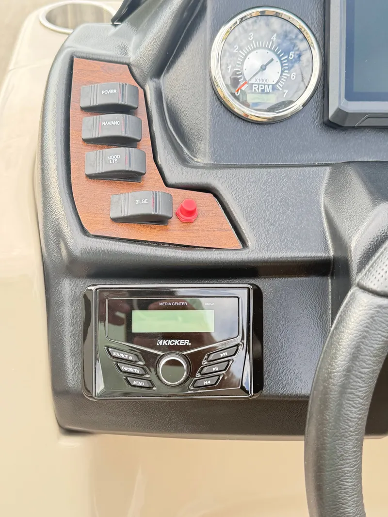 Slide: The Image of Veranda VR22RC 2025 - 25