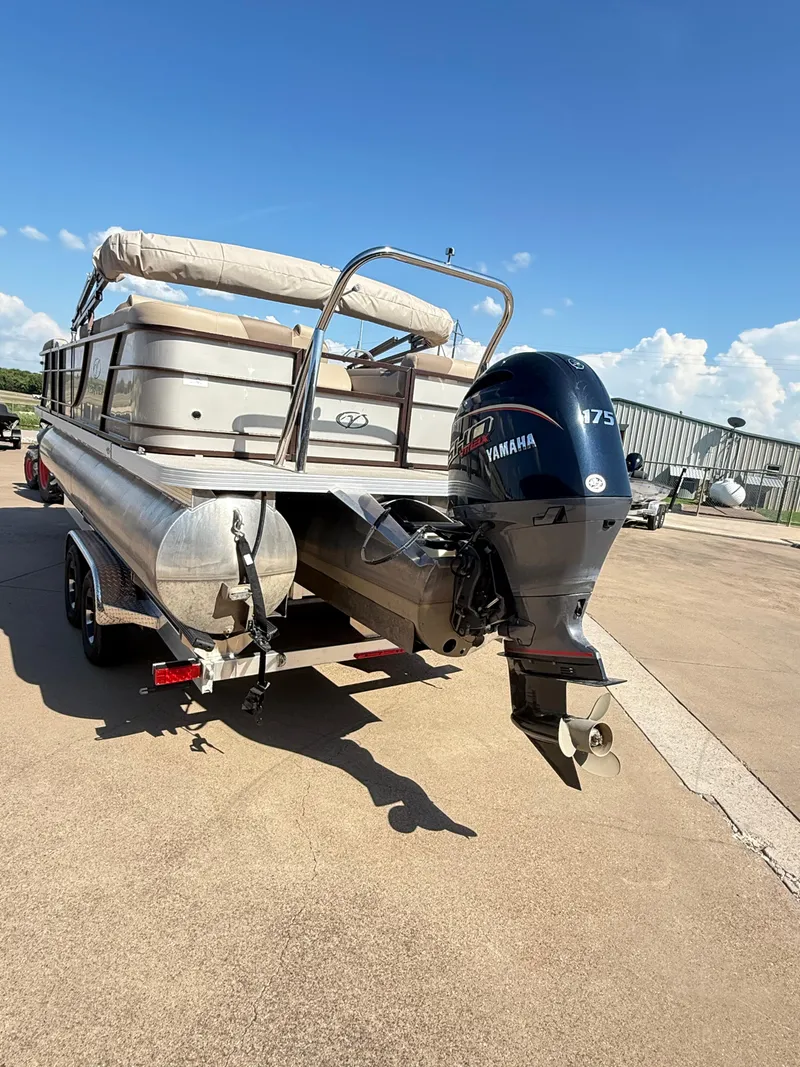 Slide: The Image of Veranda VR22RC 2025 - 6