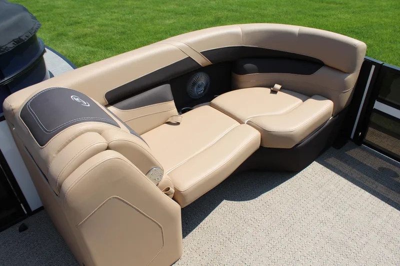 Slide: The Image of Barletta CABRIO 20QC 2025 - 13