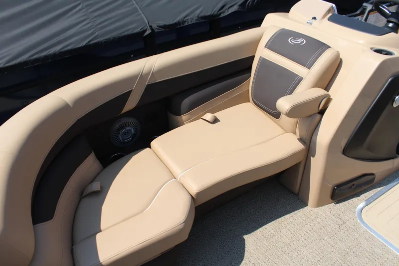 Slide: The Image of Barletta CABRIO 20QC 2025 - 16