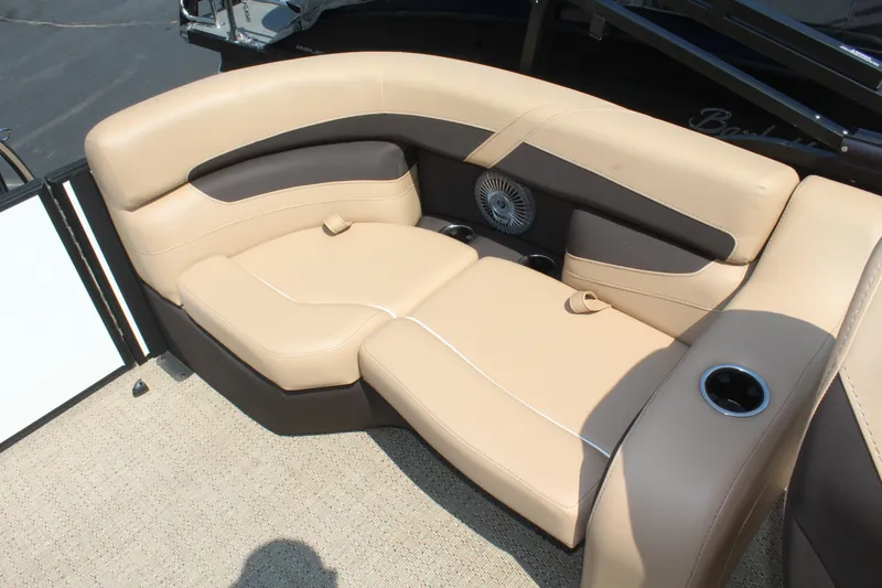 Slide: The Image of Barletta CABRIO 20QC 2025 - 21