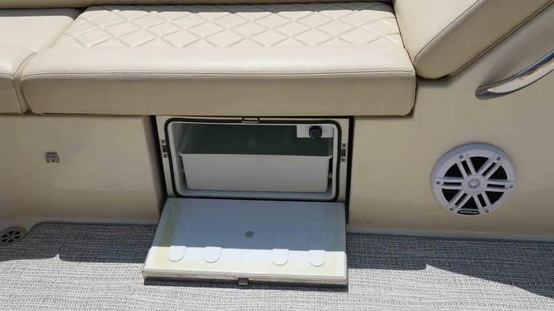 Slide: The Image of Chris-Craft Launch 28 2014 - 10