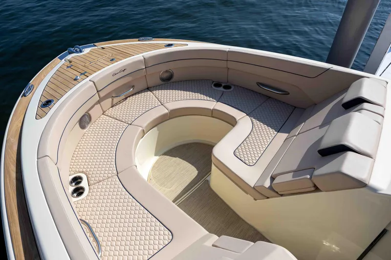 Slide: The Image of Chris-Craft Launch 35 GT 2026 - 17