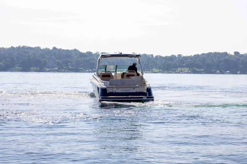 Slide: The Image of Chris-Craft Launch 35 GT 2026 - 4