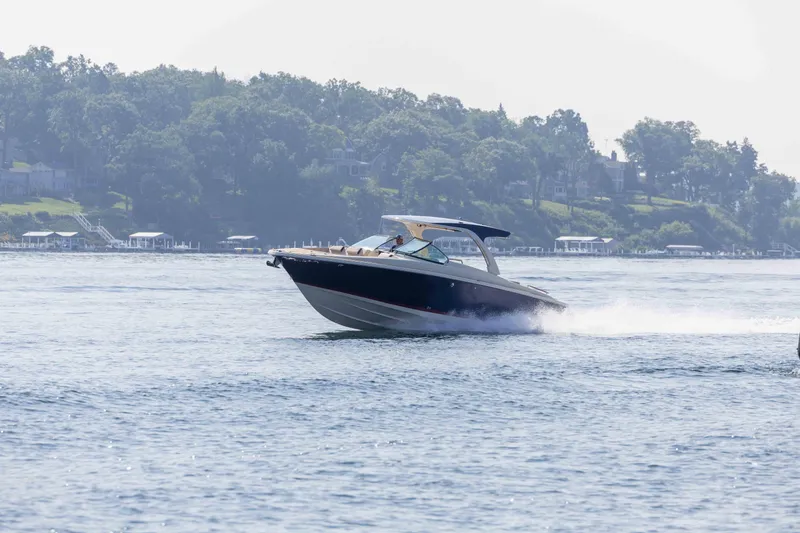 Slide: The Image of Chris-Craft Launch 35 GT 2026 - 7