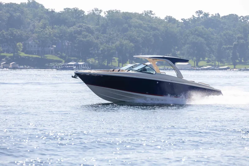 Slide: The Image of Chris-Craft Launch 35 GT 2026 - 8