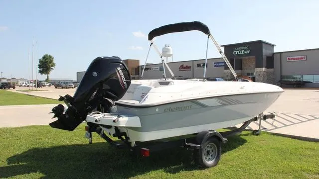 Slide: The Image of Bayliner Element E18 2023 - 3