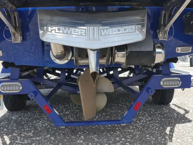 Slide: The Image of Malibu Wakesetter 23 MXZ 2021 - 10