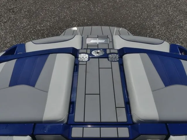 Slide: The Image of Malibu Wakesetter 23 MXZ 2021 - 21