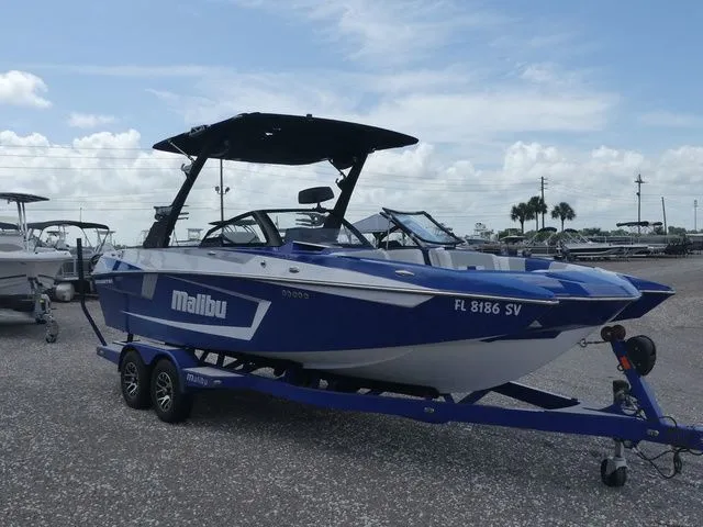 Slide: The Image of Malibu Wakesetter 23 MXZ 2021 - 3