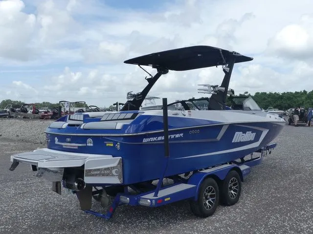 Slide: The Image of Malibu Wakesetter 23 MXZ 2021 - 4