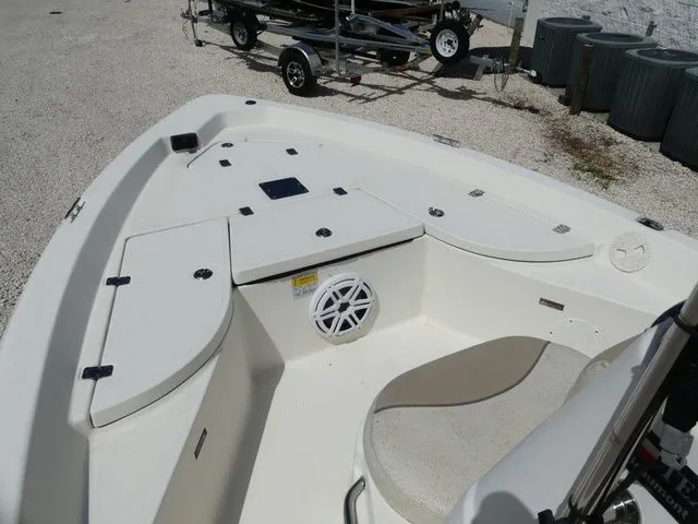 Slide: The Image of NauticStar 1910 NauticBay 2017 - 11