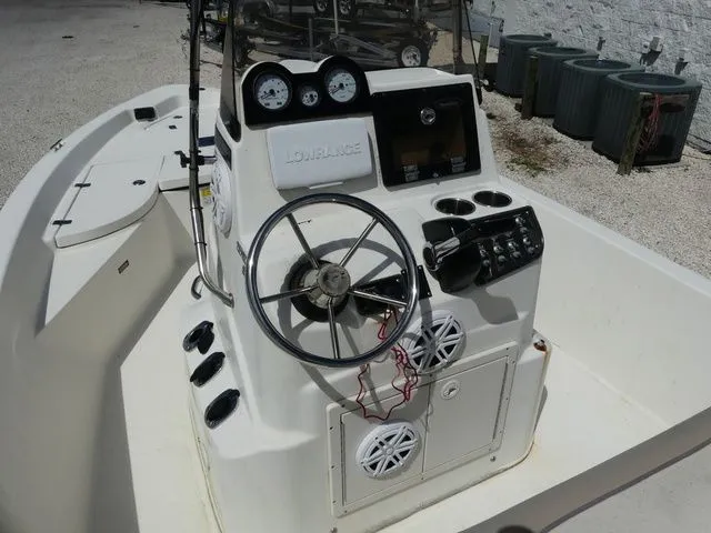 Slide: The Image of NauticStar 1910 NauticBay 2017 - 6