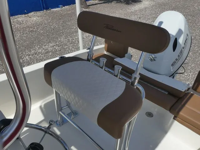 Slide: The Image of Pioneer Islander 180 2023 - 18