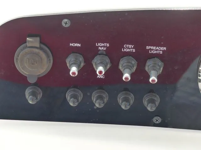 Slide: The Image of Pioneer Islander 180 2023 - 22