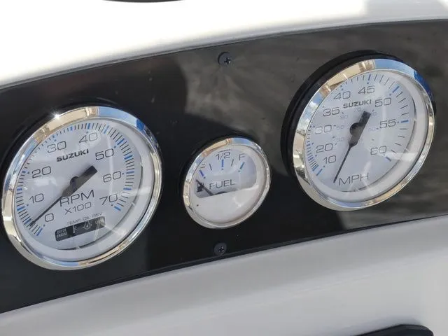 Slide: The Image of Pioneer Islander 180 2023 - 23