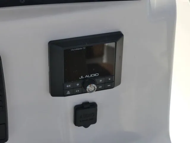 Slide: The Image of Pioneer Islander 180 2023 - 25