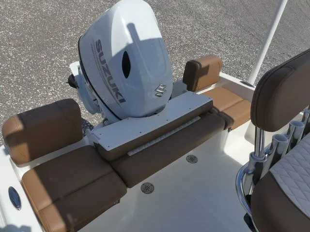 Slide: The Image of Pioneer Islander 180 2023 - 26