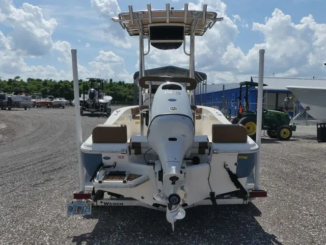 Slide: The Image of Pioneer Islander 180 2023 - 5